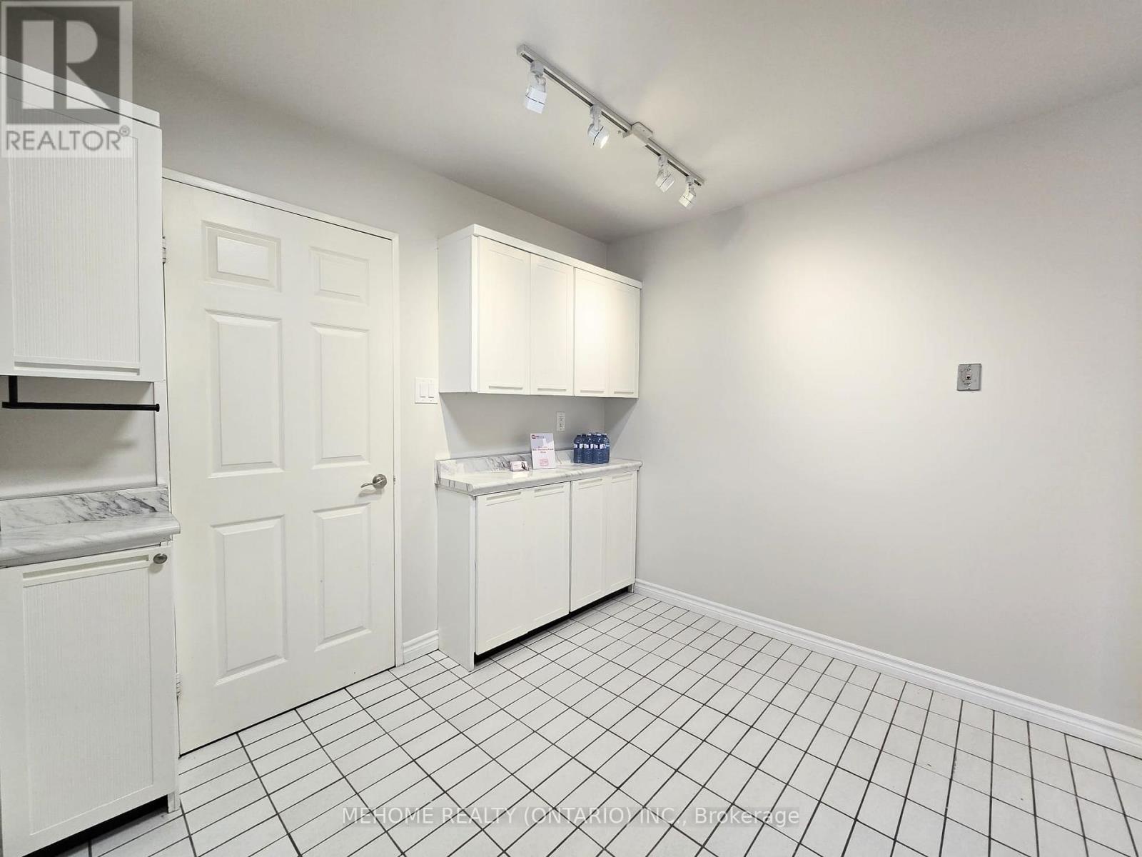 1814 - 45 Carlton Street, Toronto, Ontario  M5B 2H9 - Photo 19 - C12366726