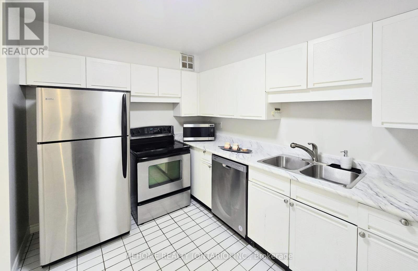 1814 - 45 Carlton Street, Toronto, Ontario  M5B 2H9 - Photo 17 - C12366726