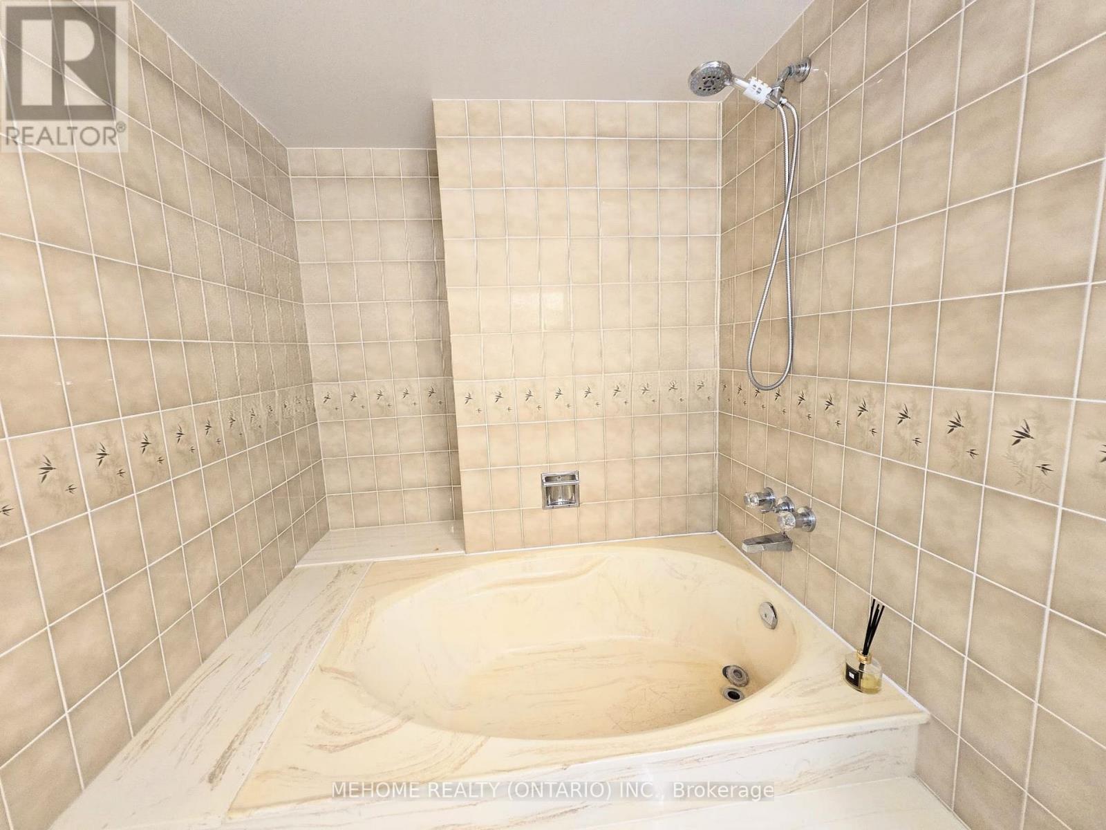 1814 - 45 Carlton Street, Toronto, Ontario  M5B 2H9 - Photo 13 - C12366726