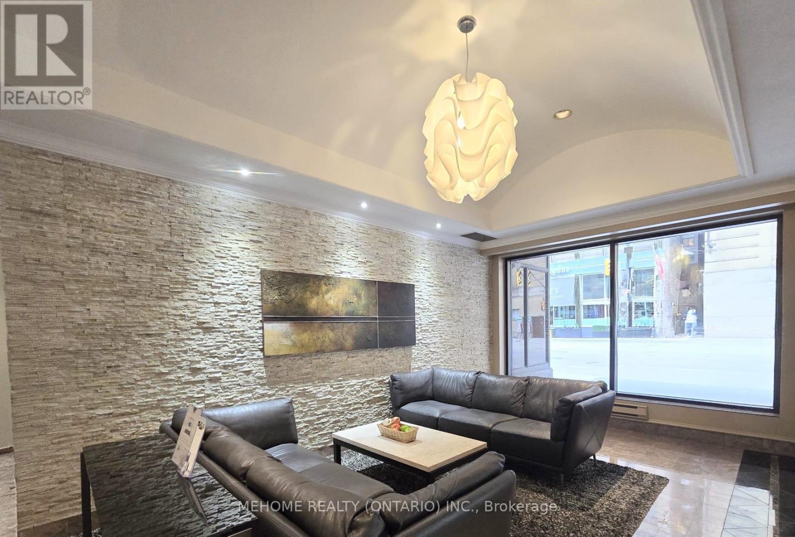 1814 - 45 Carlton Street, Toronto, Ontario  M5B 2H9 - Photo 3 - C12366726