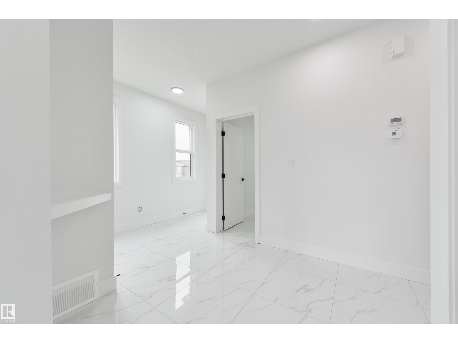 536 37 St Sw, Edmonton, Alberta  T6X 3B2 - Photo 4 - E4459911