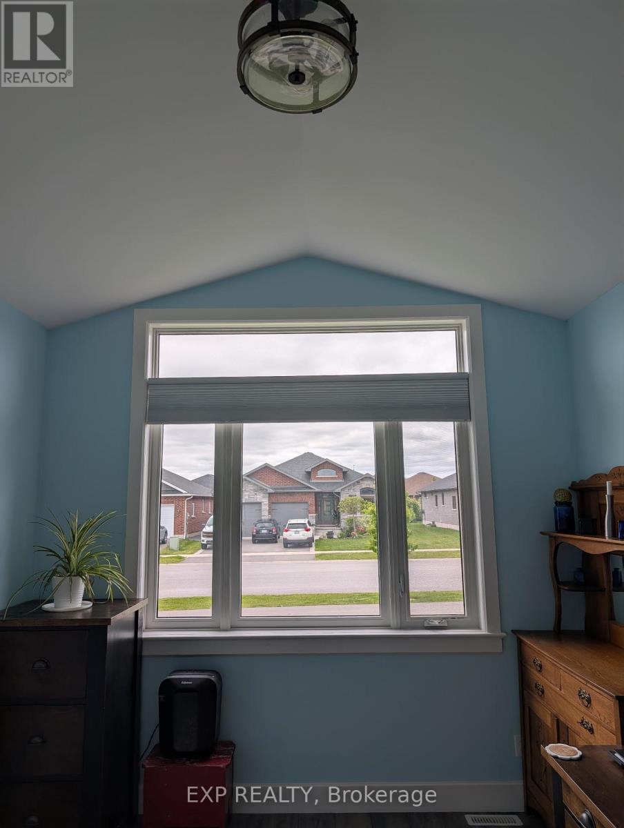 83 Essex Drive N, Belleville, Ontario  K8N 0K2 - Photo 12 - X12334369