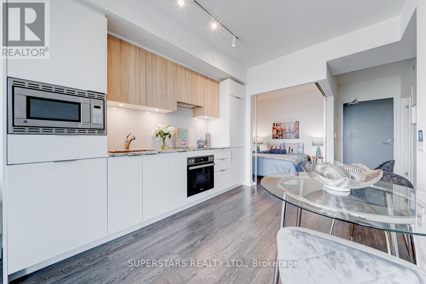 922 - 20 O'neill Road, Toronto, Ontario  M3C 0R2 - Photo 5 - C12431222
