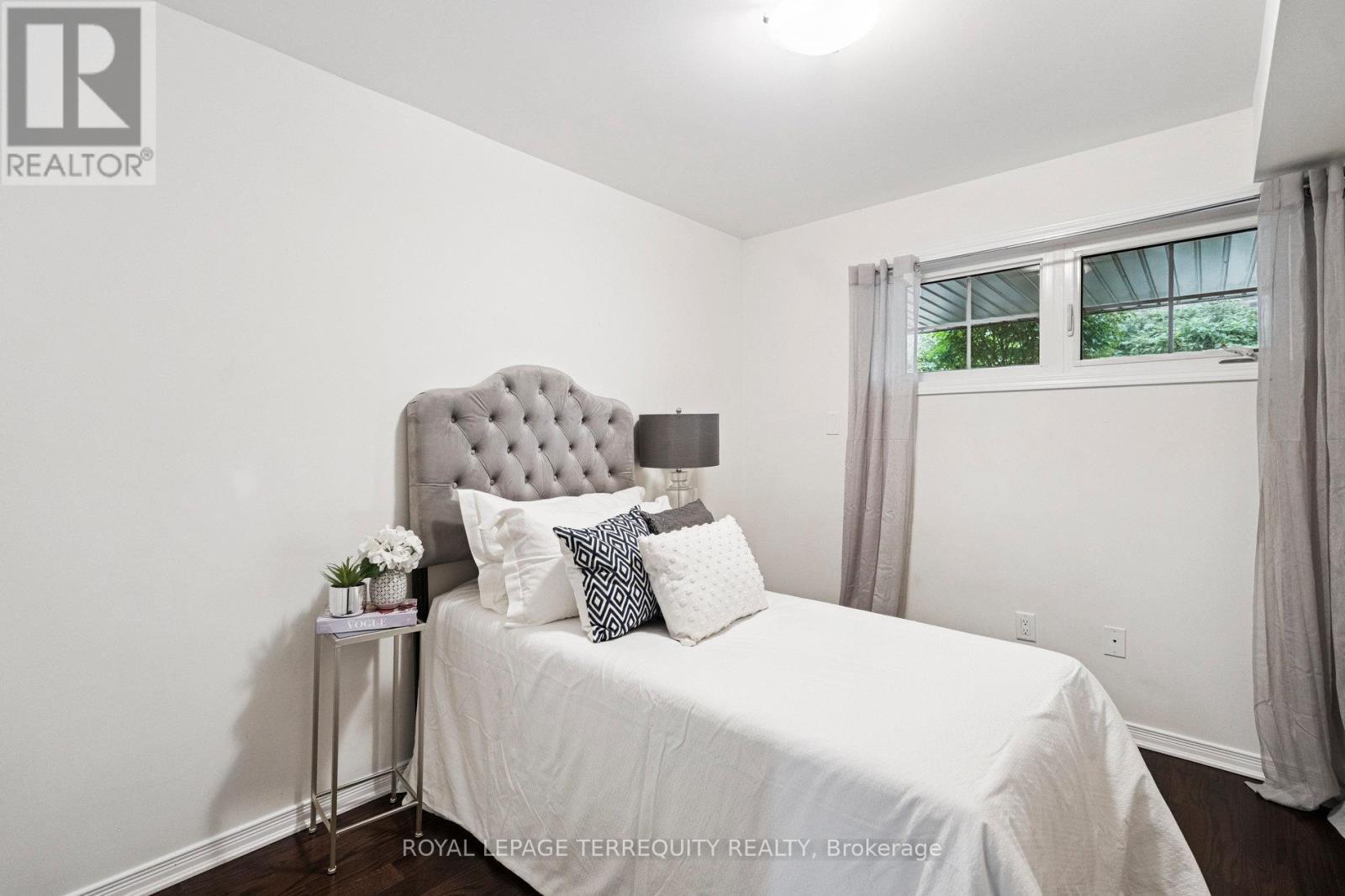 37 - 2441 Greenwich Drive, Oakville, Ontario  L6M 0S3 - Photo 21 - W12431218