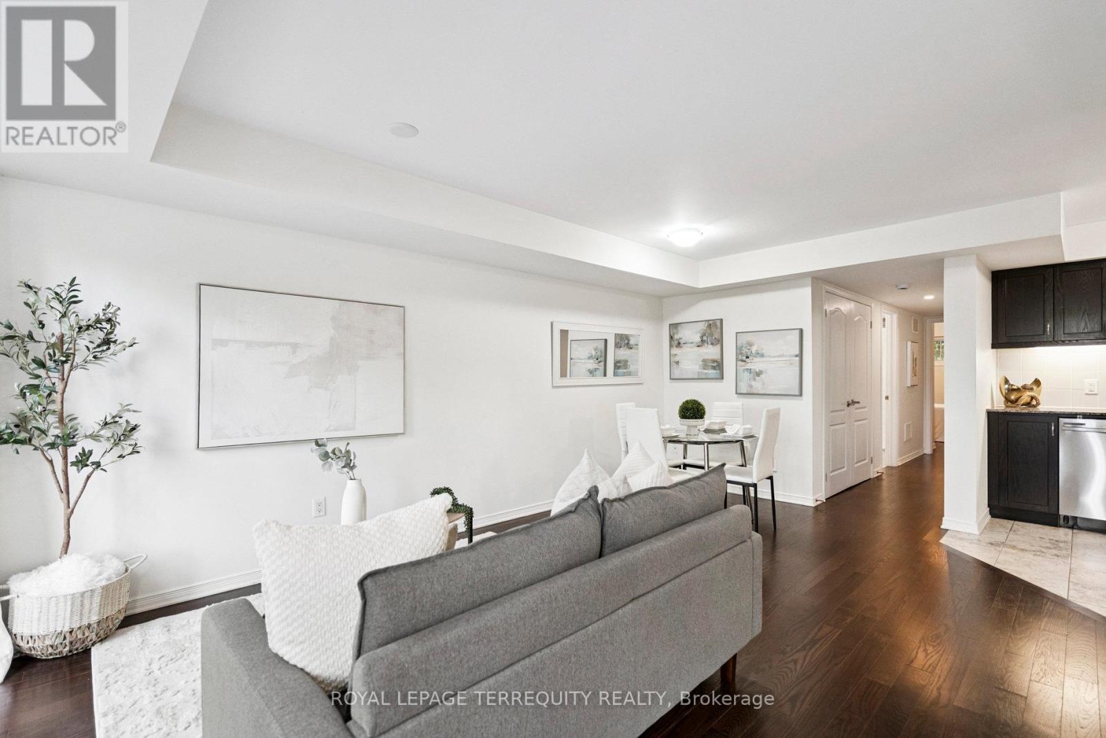 37 - 2441 Greenwich Drive, Oakville, Ontario  L6M 0S3 - Photo 9 - W12431218