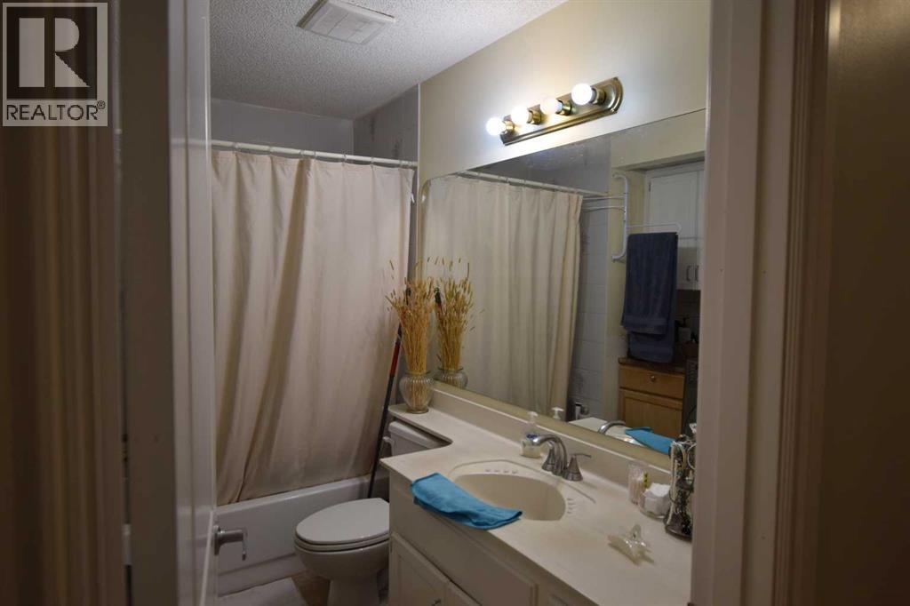 94 Douglas Woods Close Se, Calgary, Alberta  T2Z 1Z5 - Photo 9 - A2259886