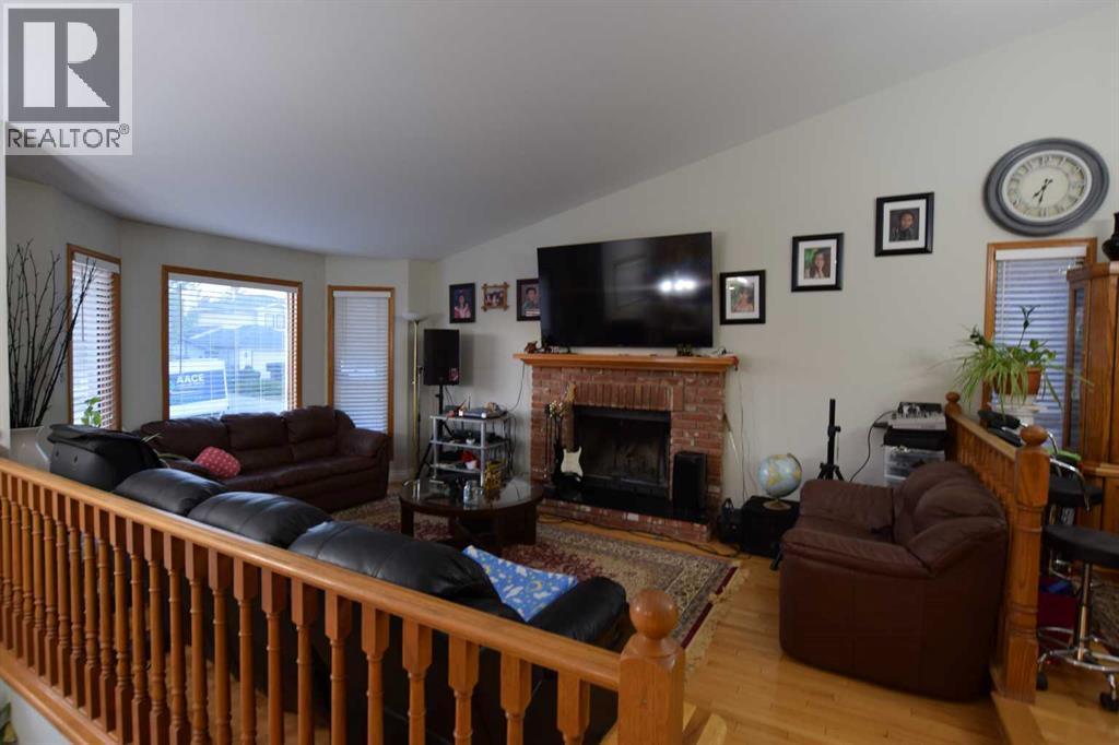 94 Douglas Woods Close Se, Calgary, Alberta  T2Z 1Z5 - Photo 5 - A2259886