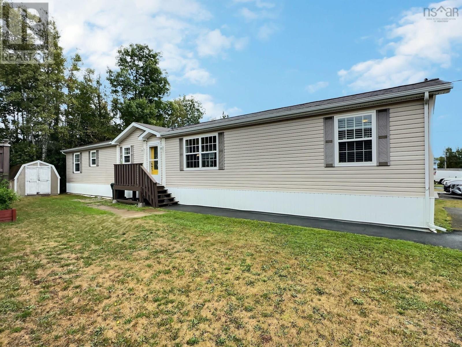 25 Pinehurst Street, Amherst, Nova Scotia