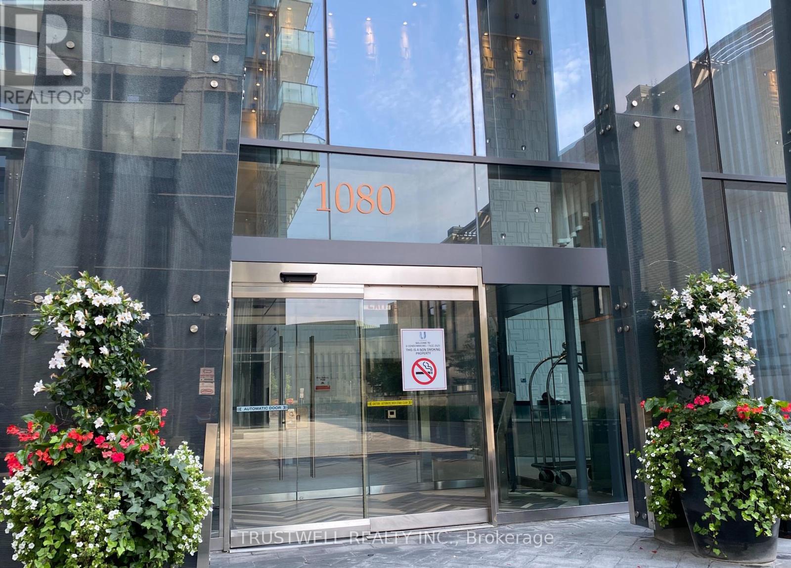 2404 - 1080 BAY STREET, Toronto, Ontario