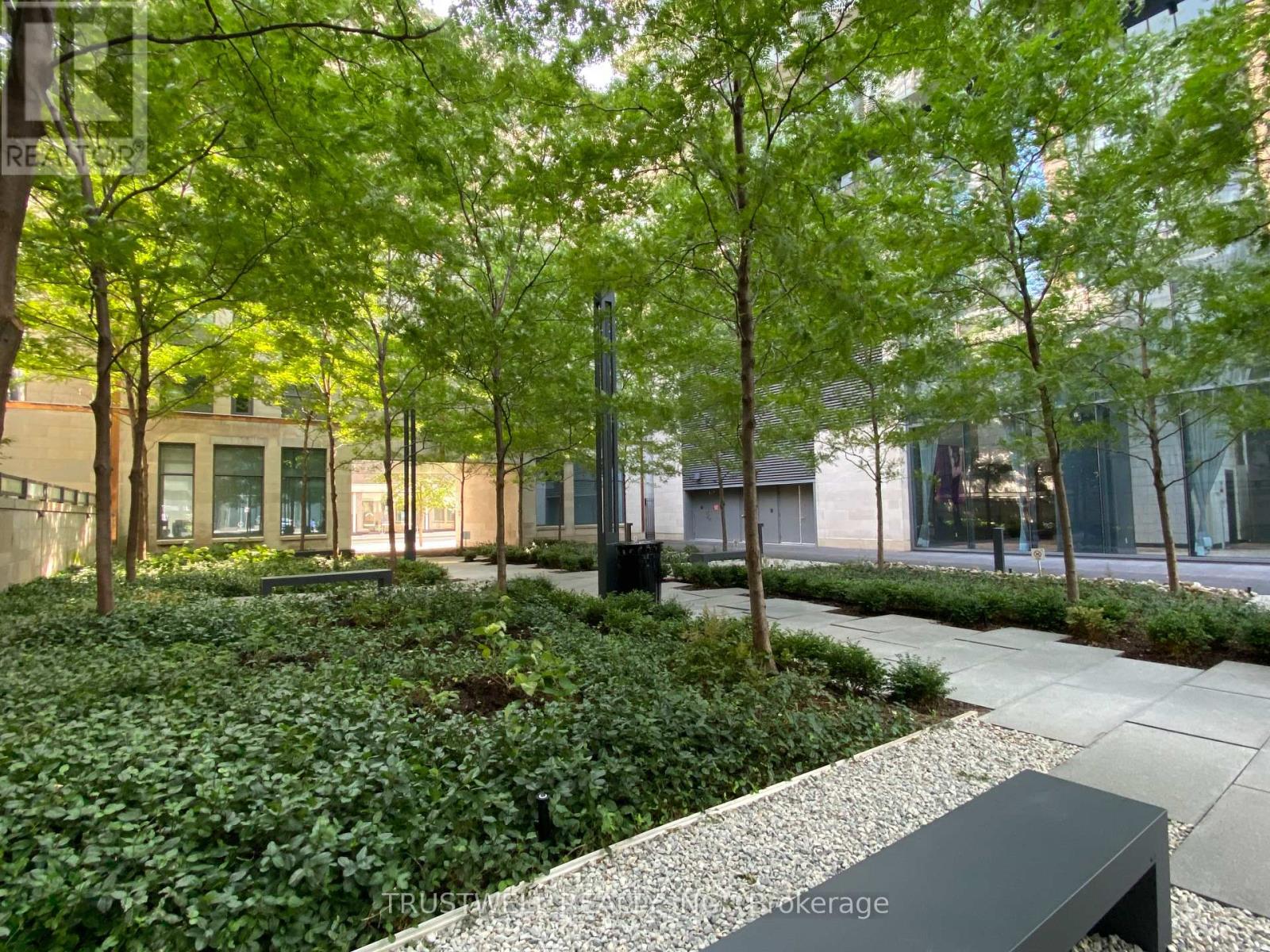 2404 - 1080 Bay Street, Toronto, Ontario  M5S 0A5 - Photo 2 - C12431227