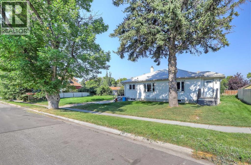 126 2 Avenue SE, High River, Alberta