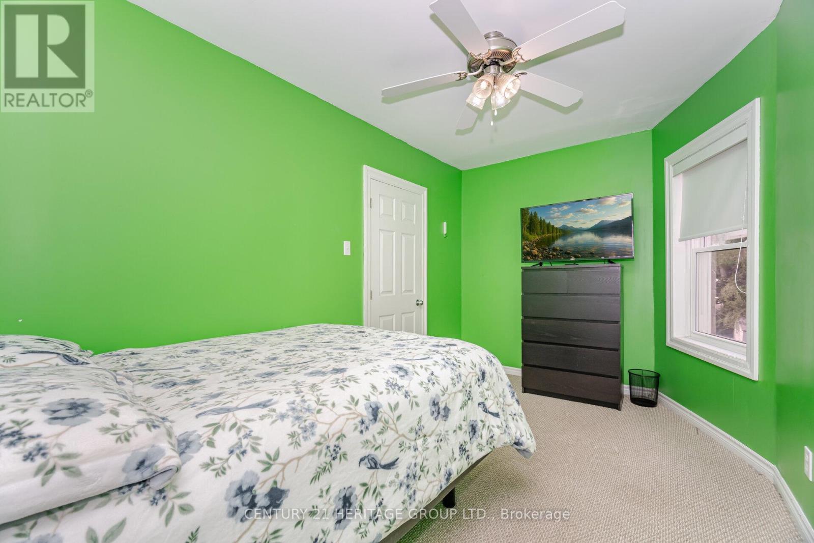 126 Watson Avenue, Toronto, Ontario  M6S 4E1 - Photo 19 - W12415700