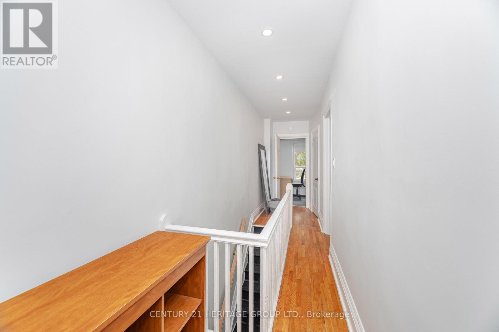 126 Watson Avenue, Toronto, Ontario  M6S 4E1 - Photo 17 - W12415700