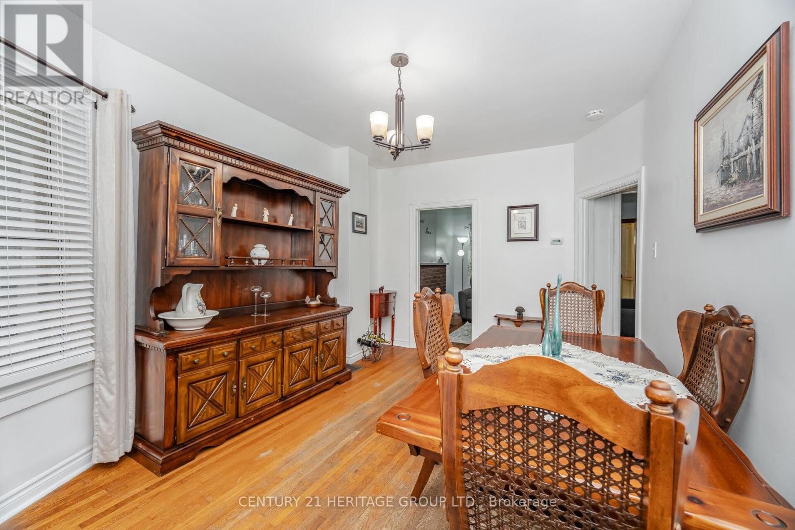 126 Watson Avenue, Toronto, Ontario  M6S 4E1 - Photo 9 - W12415700