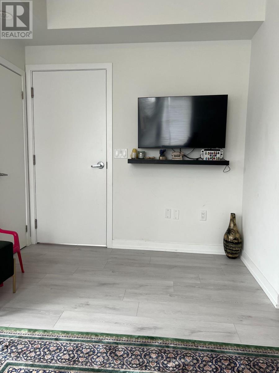1 - 3405 Ridgeway Drive, Mississauga, Ontario  L5L 0B9 - Photo 4 - W12431172