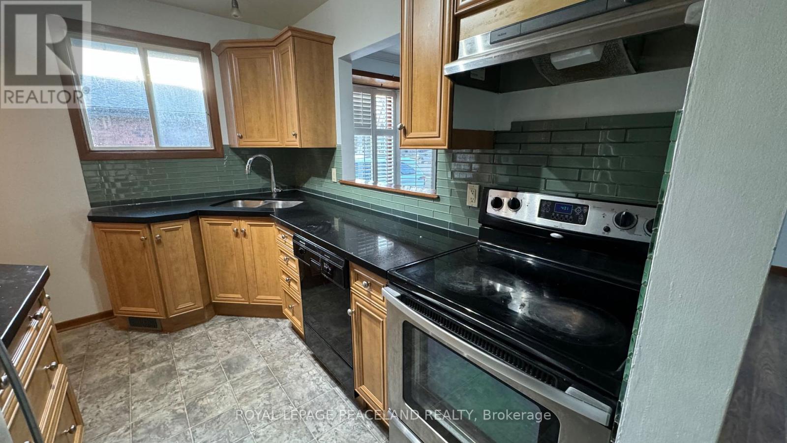 313 Main Street, St. Catharines, Ontario  L2N 4W2 - Photo 5 - X12431225