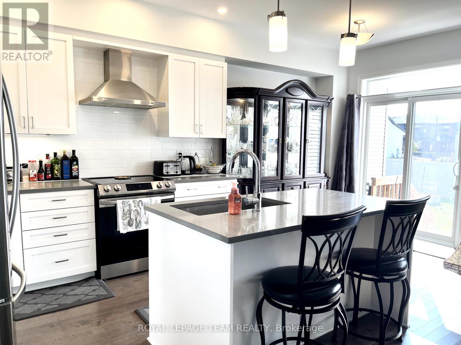 623 Capricorn Circle, Ottawa, Ontario  K4M 0J4 - Photo 8 - X12431232