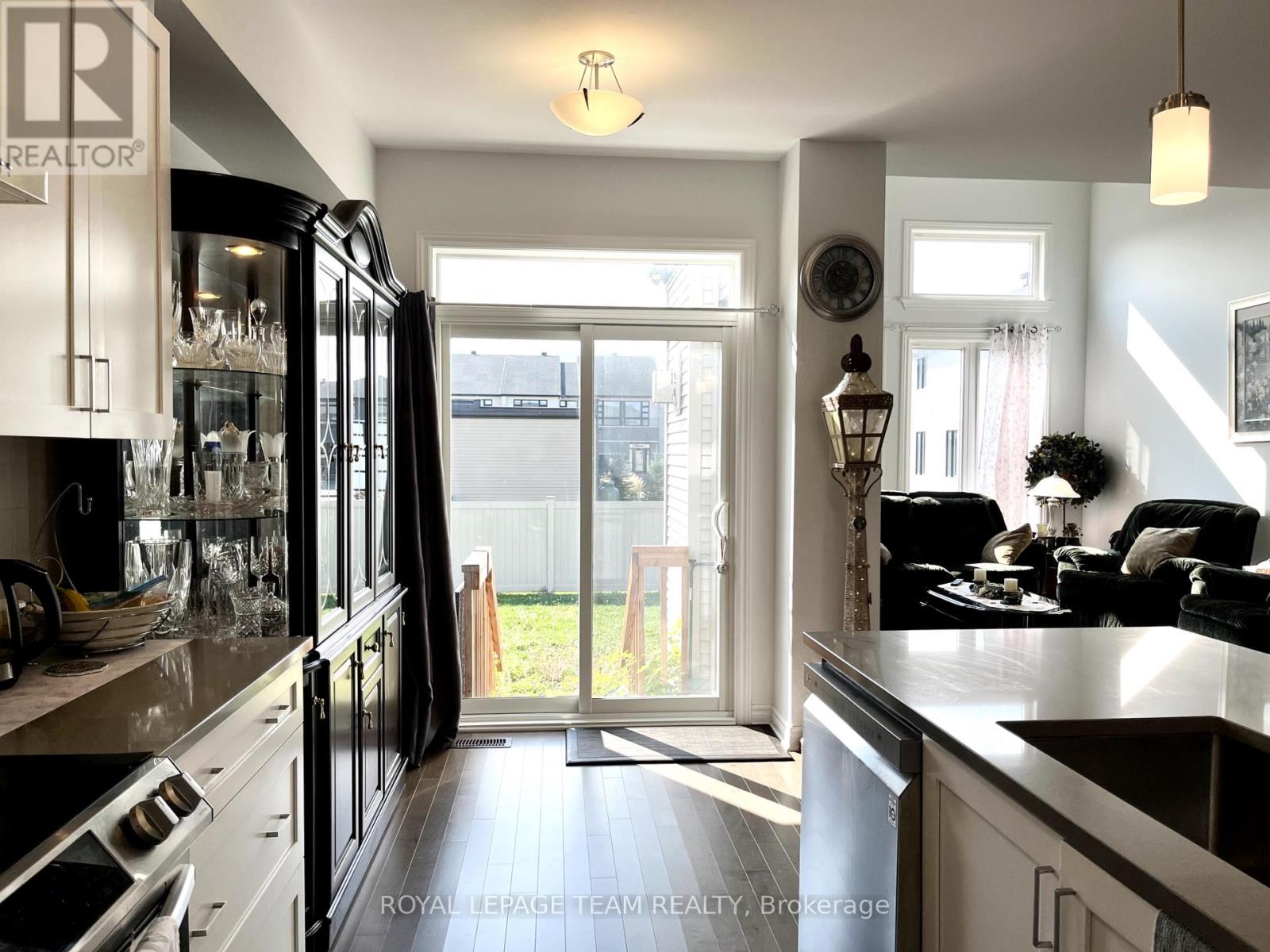 623 Capricorn Circle, Ottawa, Ontario  K4M 0J4 - Photo 9 - X12431232
