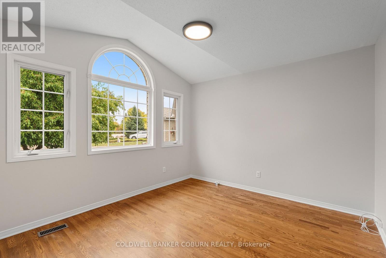 72 Dr Gordon Crescent, North Grenville, Ontario  K0G 1J0 - Photo 10 - X12431233