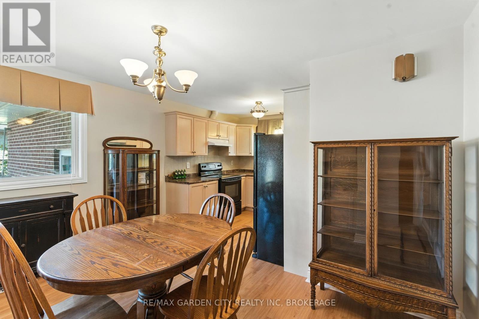 28 Faye Crescent, St. Catharines (Lakeport), Ontario  L2N 1N7 - Photo 11 - X12431235