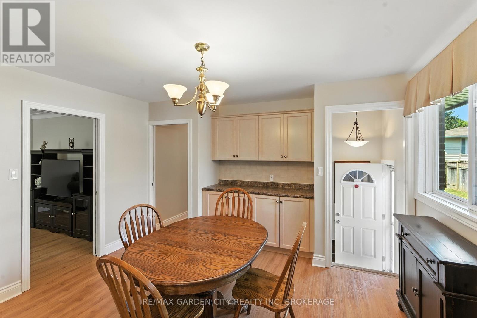 28 Faye Crescent, St. Catharines (Lakeport), Ontario  L2N 1N7 - Photo 14 - X12431235