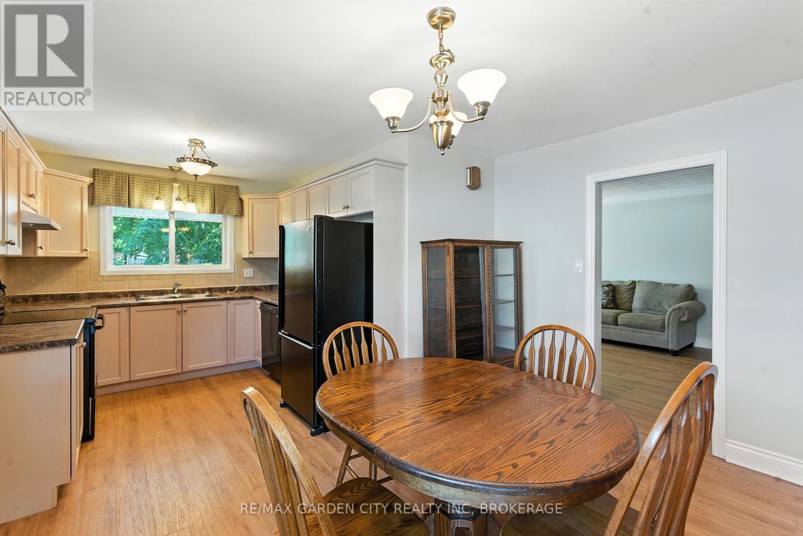 28 Faye Crescent, St. Catharines (Lakeport), Ontario  L2N 1N7 - Photo 15 - X12431235