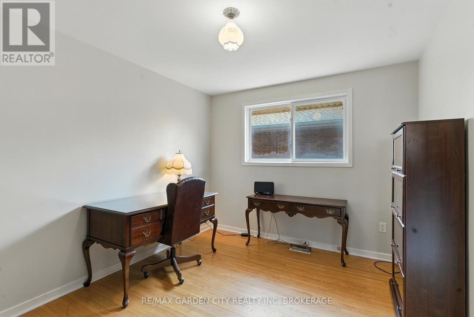 28 Faye Crescent, St. Catharines (Lakeport), Ontario  L2N 1N7 - Photo 17 - X12431235