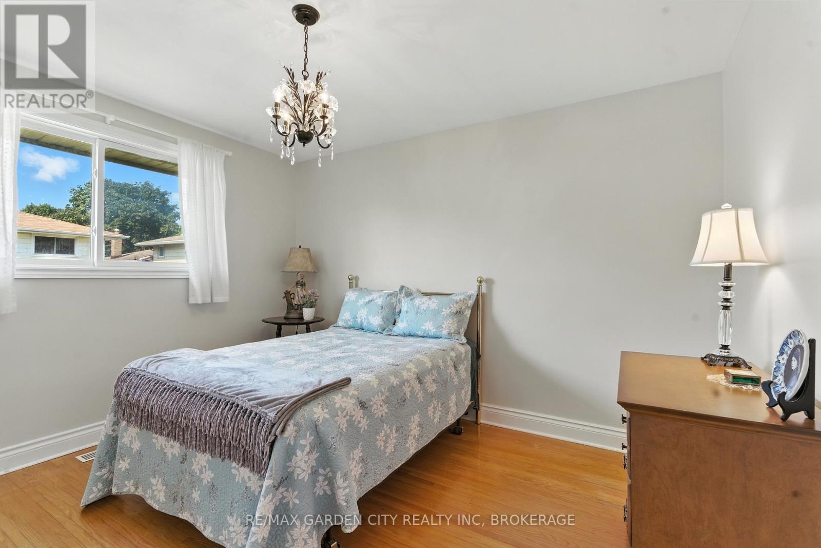 28 Faye Crescent, St. Catharines (Lakeport), Ontario  L2N 1N7 - Photo 20 - X12431235