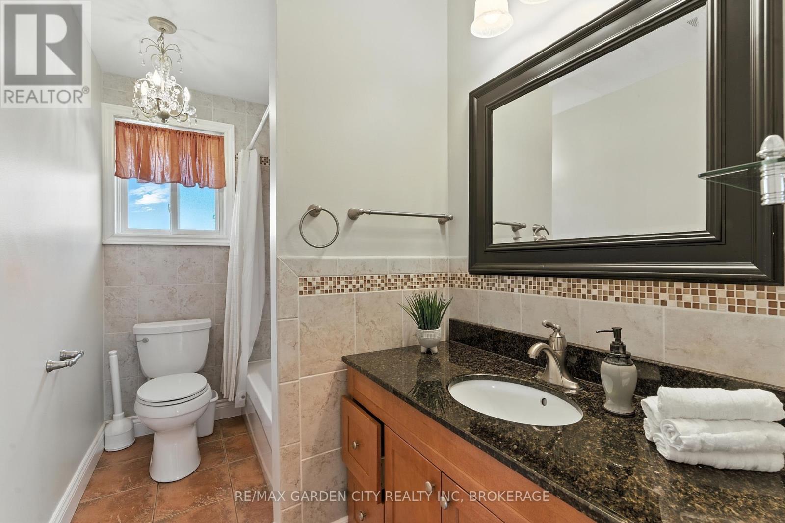 28 Faye Crescent, St. Catharines (Lakeport), Ontario  L2N 1N7 - Photo 22 - X12431235