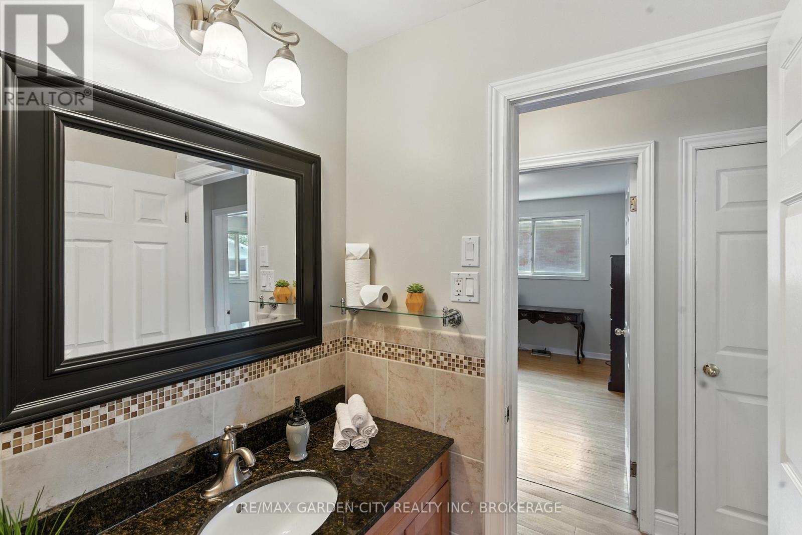 28 Faye Crescent, St. Catharines (Lakeport), Ontario  L2N 1N7 - Photo 24 - X12431235