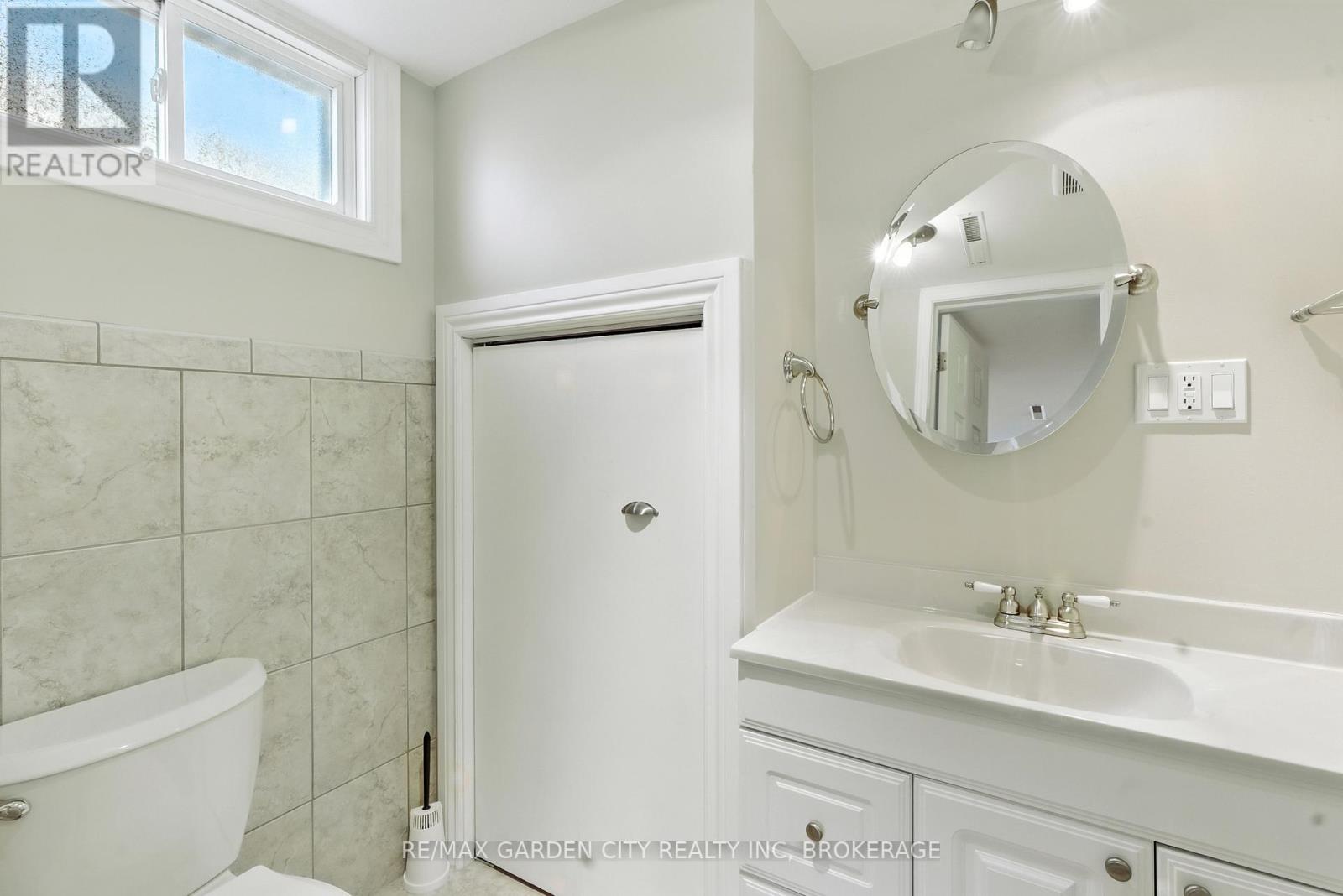 28 Faye Crescent, St. Catharines (Lakeport), Ontario  L2N 1N7 - Photo 35 - X12431235