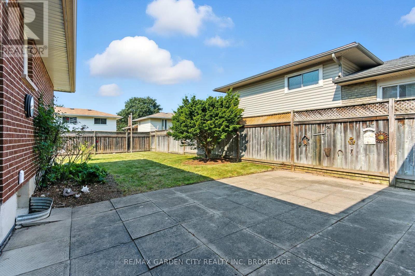 28 Faye Crescent, St. Catharines (Lakeport), Ontario  L2N 1N7 - Photo 41 - X12431235