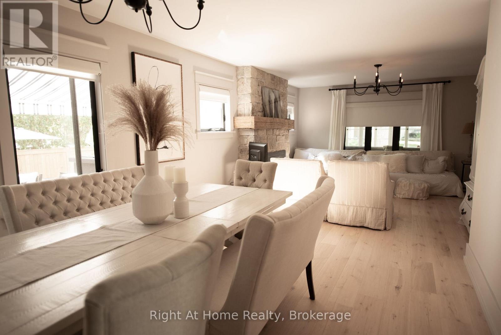 139 Allan Street, Oakville, Ontario  L6J 3N6 - Photo 12 - W12381204