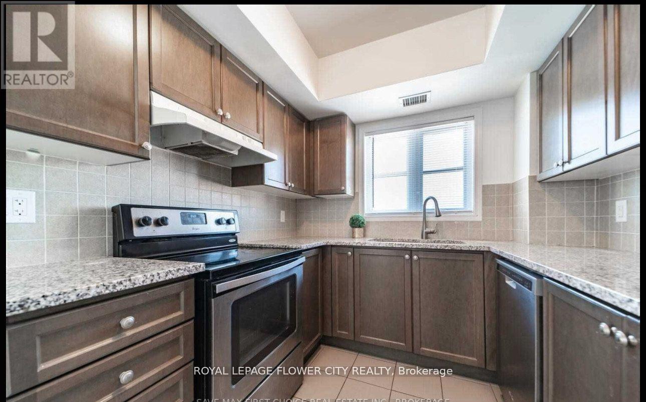 303 - 70 Baycliffe Crescent, Brampton, Ontario  L7A 0Z5 - Photo 5 - W12431245