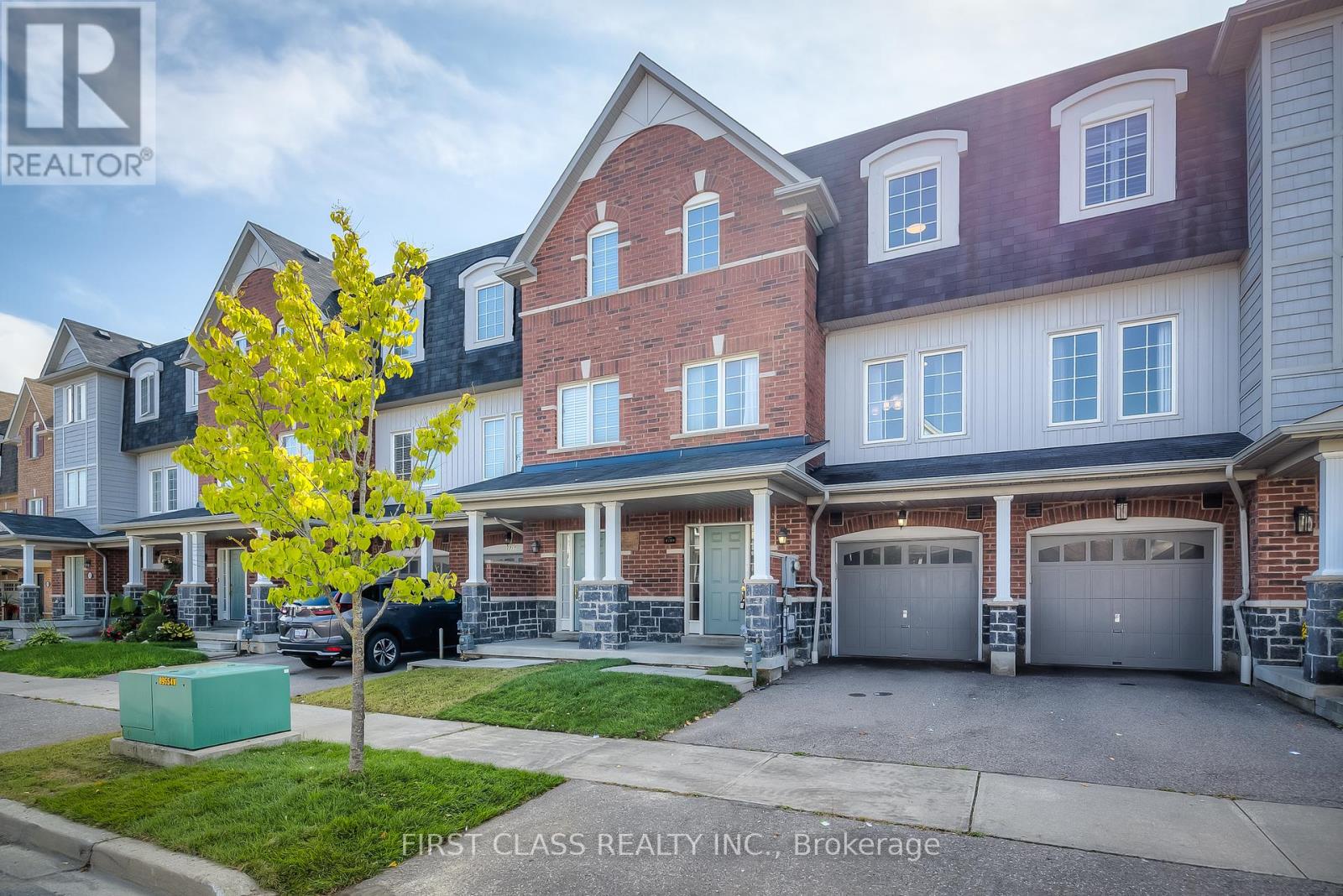 1719 Carousel Drive, Pickering, Ontario  L1X 0C1 - Photo 2 - E12430234