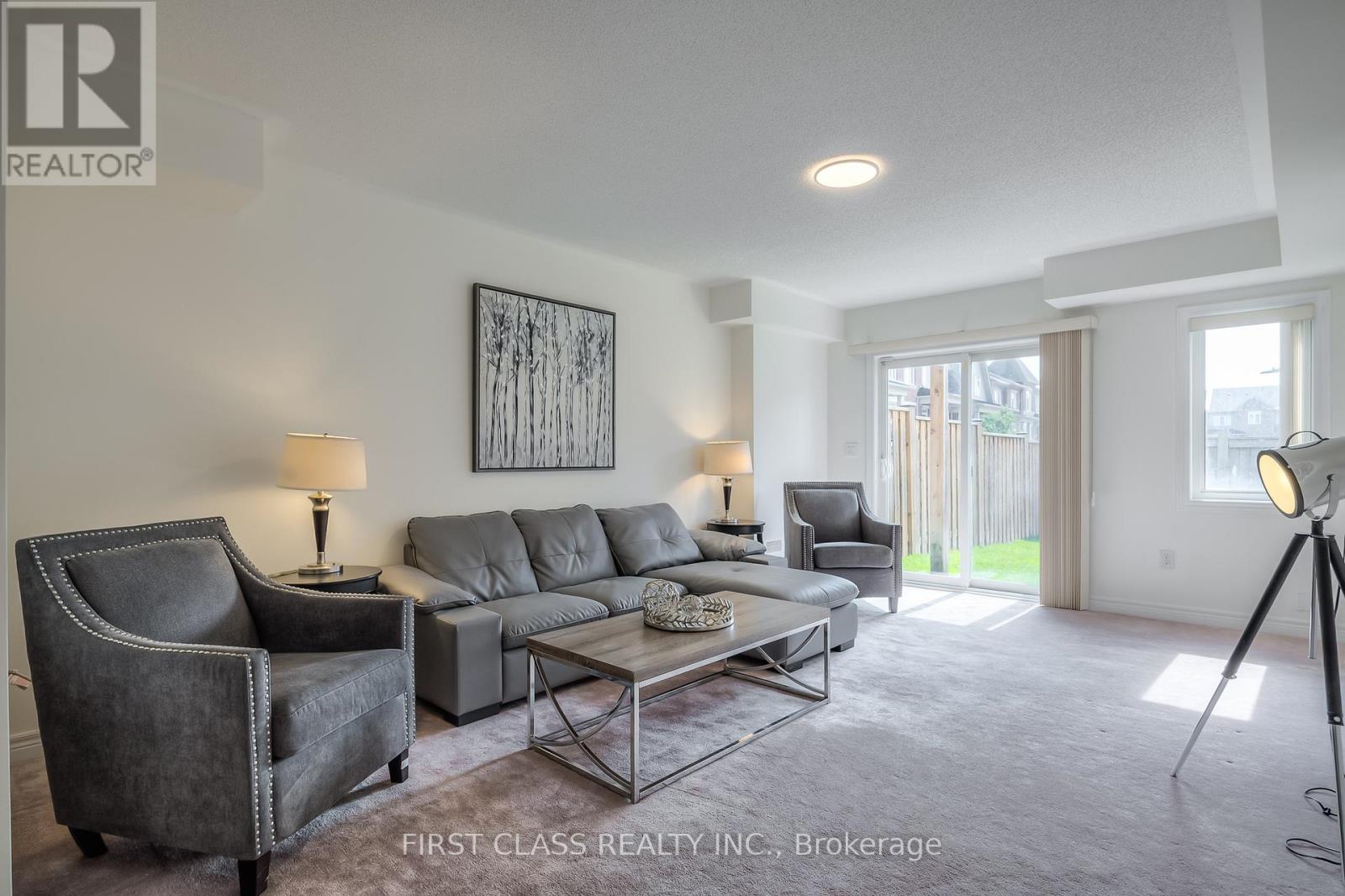 1719 Carousel Drive, Pickering, Ontario  L1X 0C1 - Photo 5 - E12430234