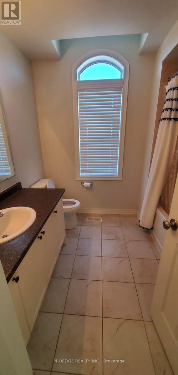 103 Bridlewood Boulevard E, Whitby, Ontario  L1R 3R8 - Photo 5 - E12431250
