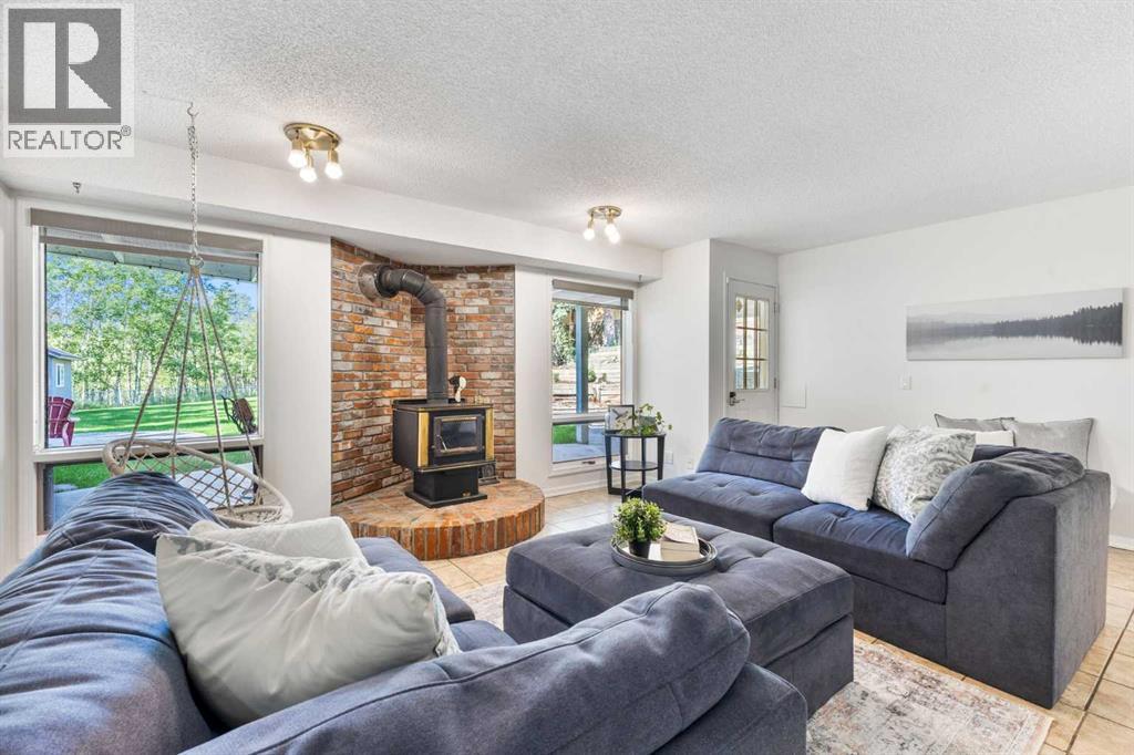2 Riverside Place, Cochrane, Alberta  T4C 1J6 - Photo 31 - A2255683