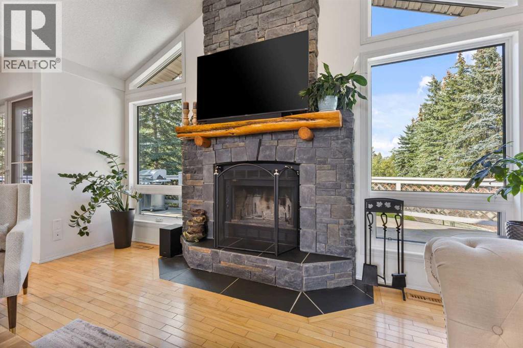 2 Riverside Place, Cochrane, Alberta  T4C 1J6 - Photo 10 - A2255683