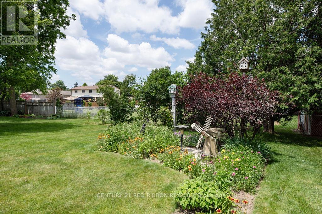 38 Bella Street, Strathroy-Caradoc, Ontario  N7G 1C4 - Photo 21 - X12226426