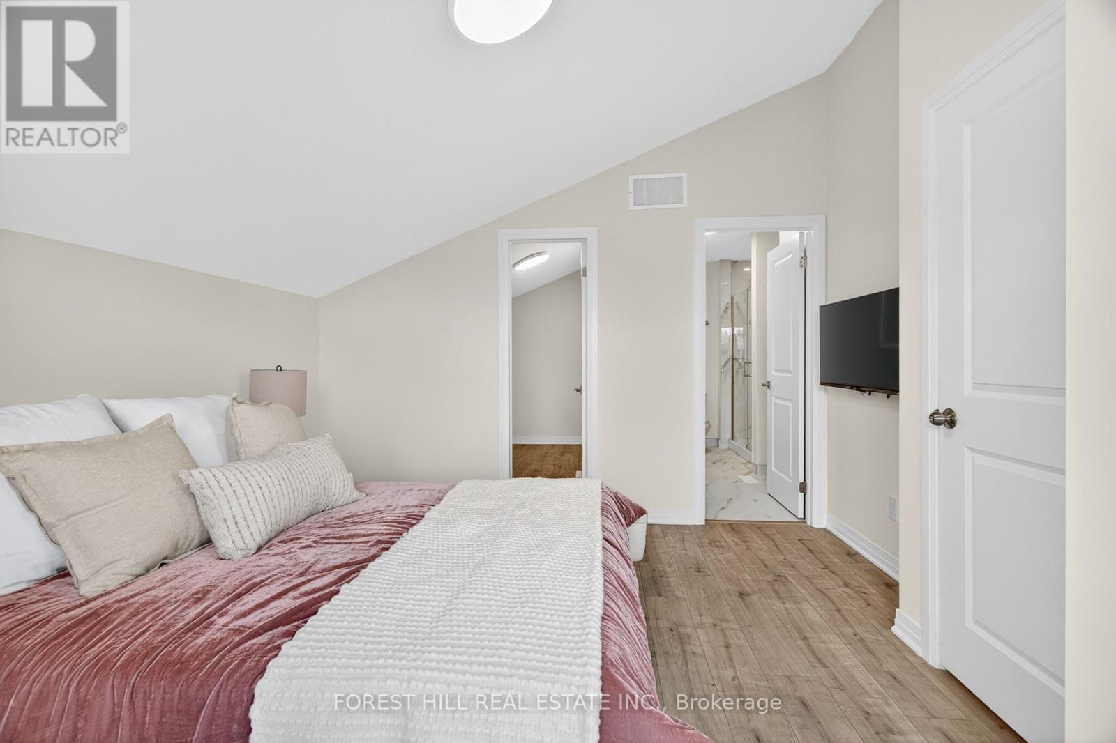 A - 31 Harrow Drive, Toronto, Ontario  M6M 2X4 - Photo 25 - W12406430