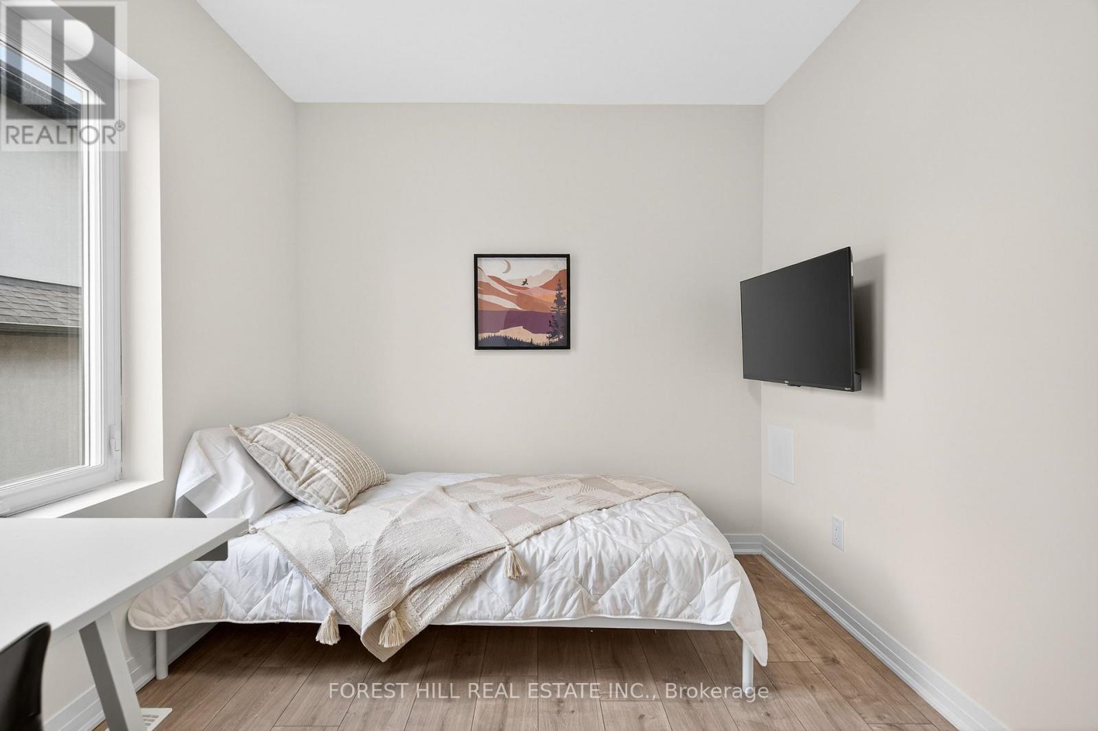 A - 31 Harrow Drive, Toronto, Ontario  M6M 2X4 - Photo 17 - W12406430