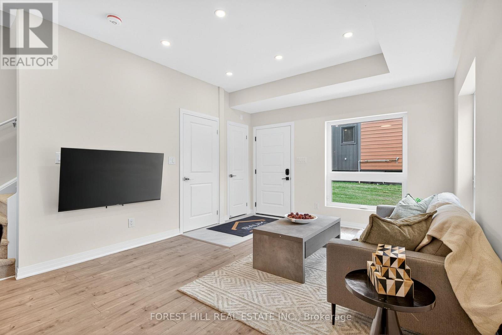 A - 31 Harrow Drive, Toronto, Ontario  M6M 2X4 - Photo 3 - W12406430