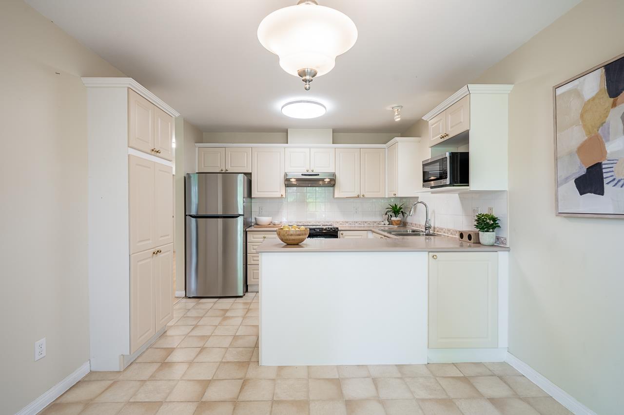 60 8111 160 Street, Surrey, British Columbia  V4N 0V4 - Photo 4 - R3051501