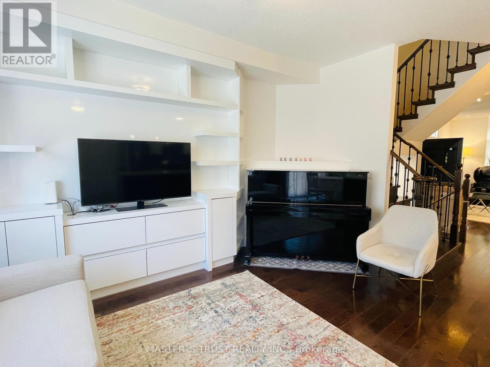 418 The Bridle Walk, Markham, Ontario  L6C 2M5 - Photo 18 - N12431259