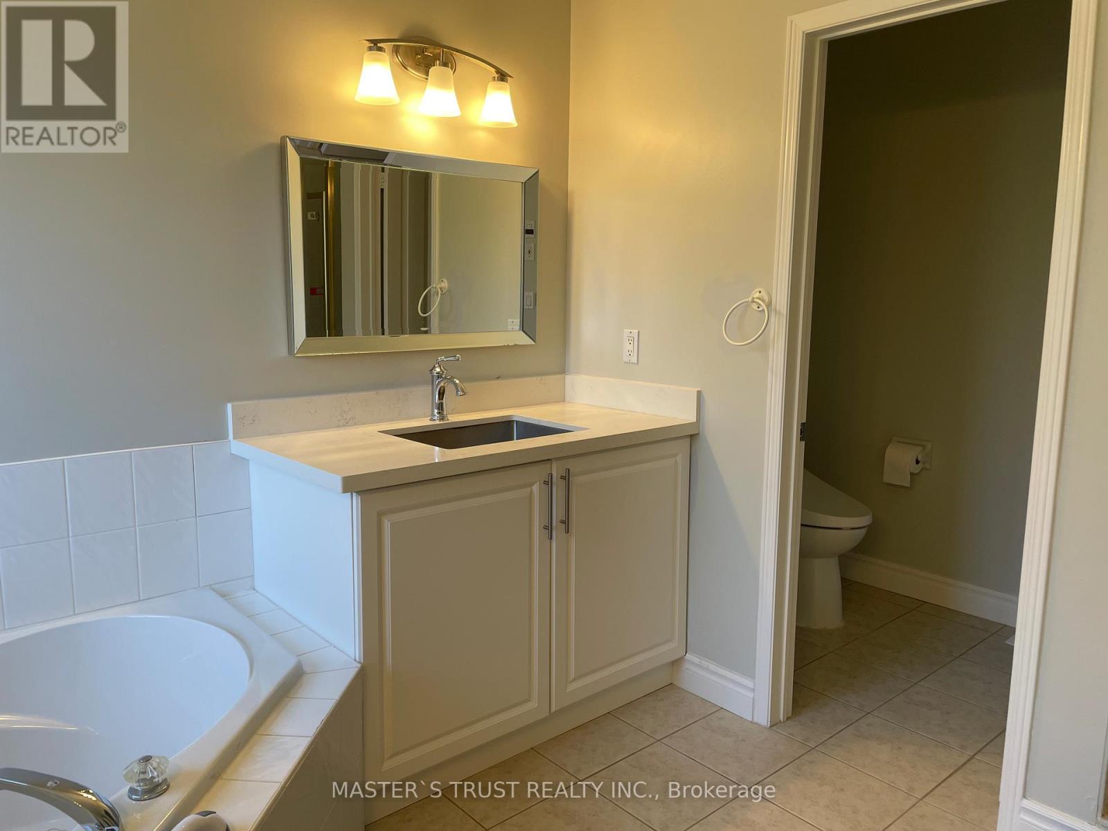 418 The Bridle Walk, Markham, Ontario  L6C 2M5 - Photo 23 - N12431259