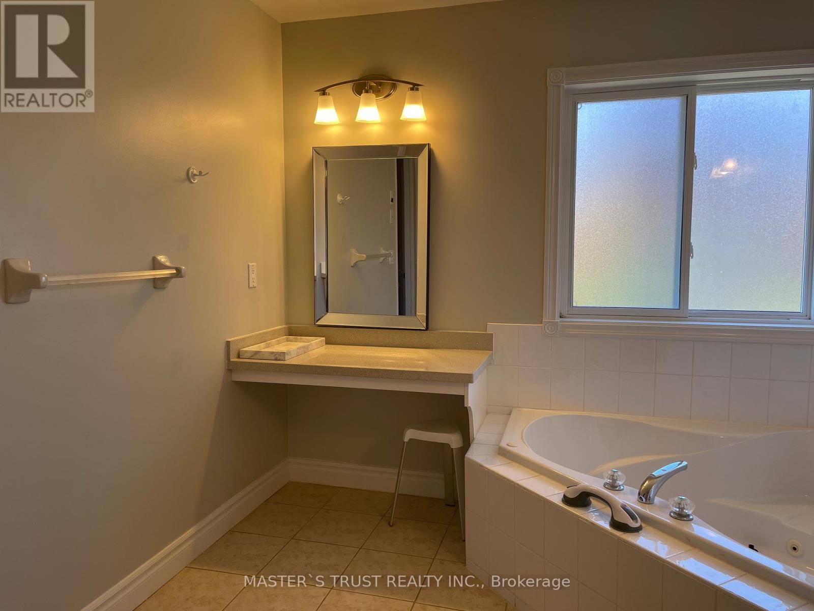 418 The Bridle Walk, Markham, Ontario  L6C 2M5 - Photo 24 - N12431259