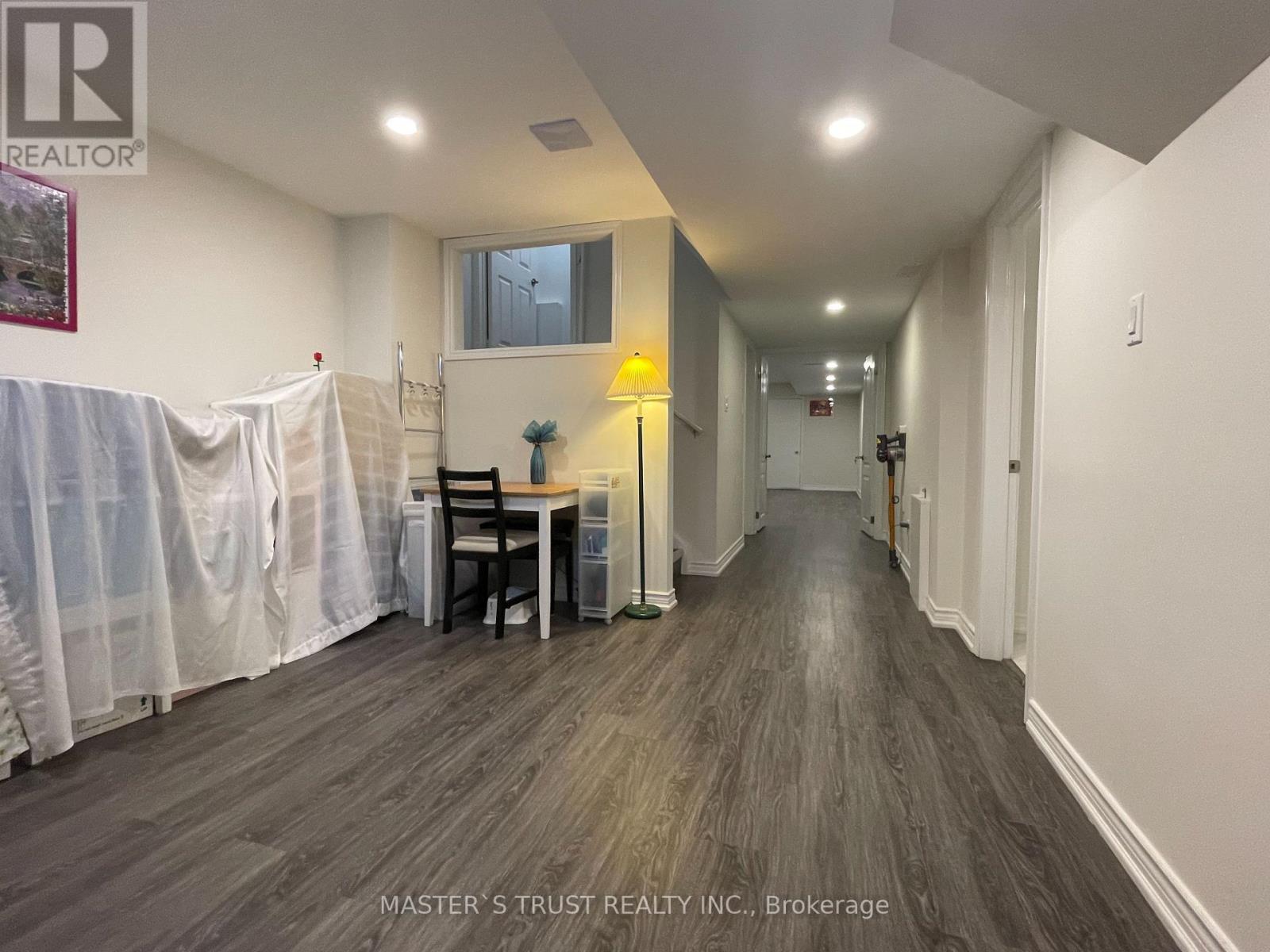 418 The Bridle Walk, Markham, Ontario  L6C 2M5 - Photo 34 - N12431259