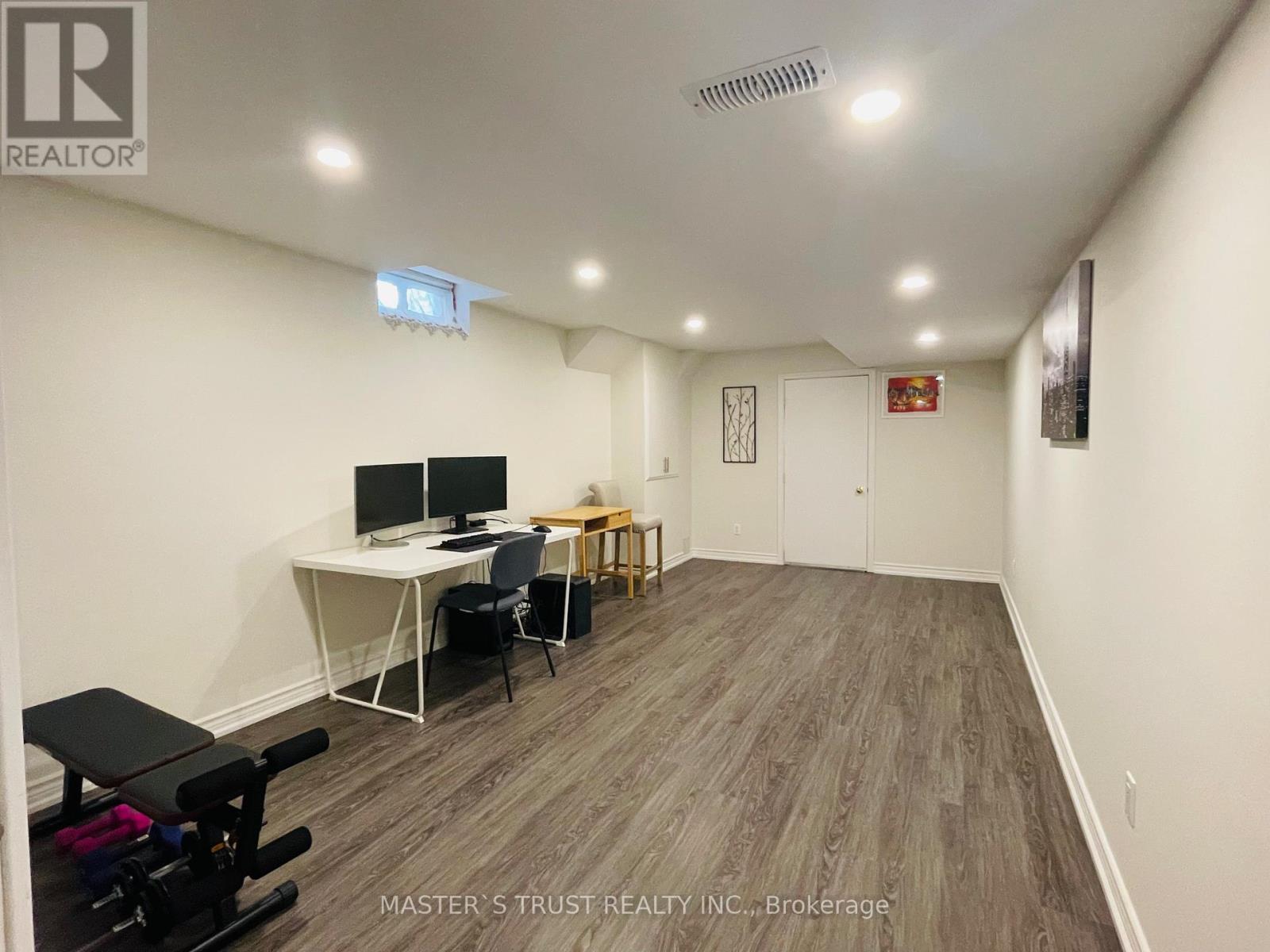 418 The Bridle Walk, Markham, Ontario  L6C 2M5 - Photo 35 - N12431259