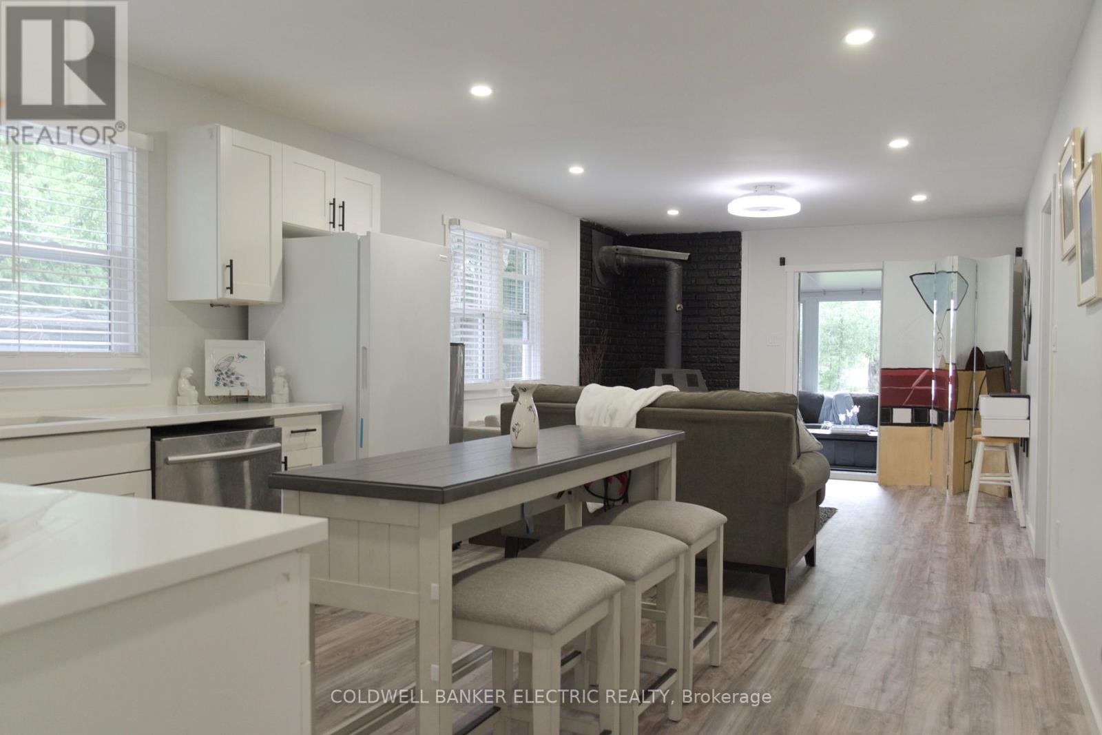 48 Hargrave Road, Kawartha Lakes, Ontario  K0M 2B0 - Photo 8 - X12418408